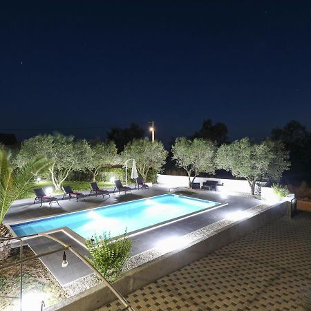 Lovely Holiday Home In Policnik With Private Pool Екстериор снимка