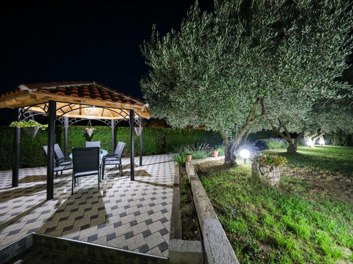 Lovely Holiday Home In Policnik With Private Pool Екстериор снимка