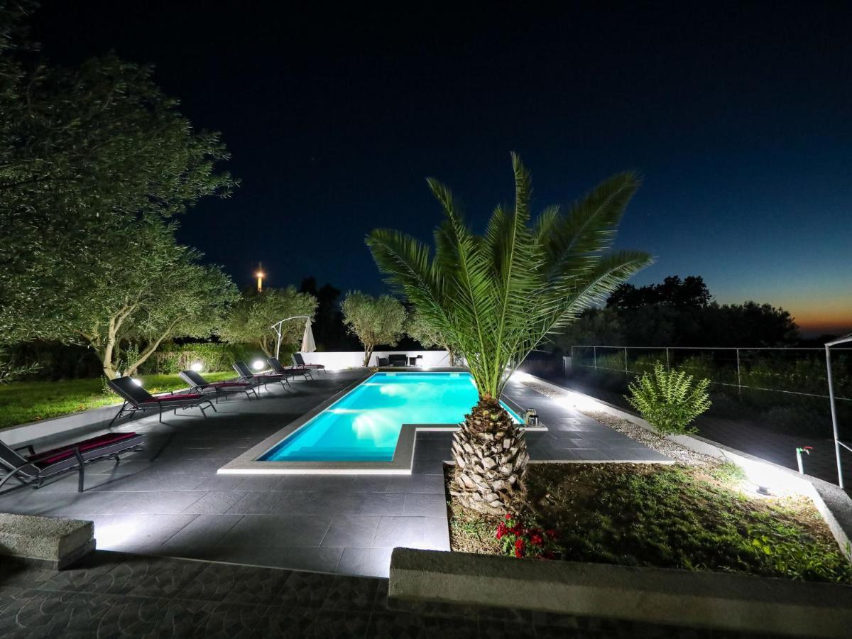 Lovely Holiday Home In Policnik With Private Pool Екстериор снимка