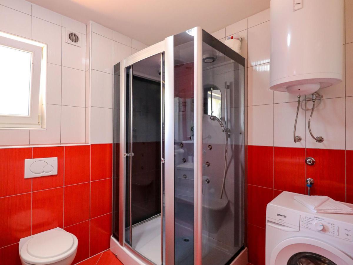 Lovely Holiday Home In Policnik With Private Pool Екстериор снимка