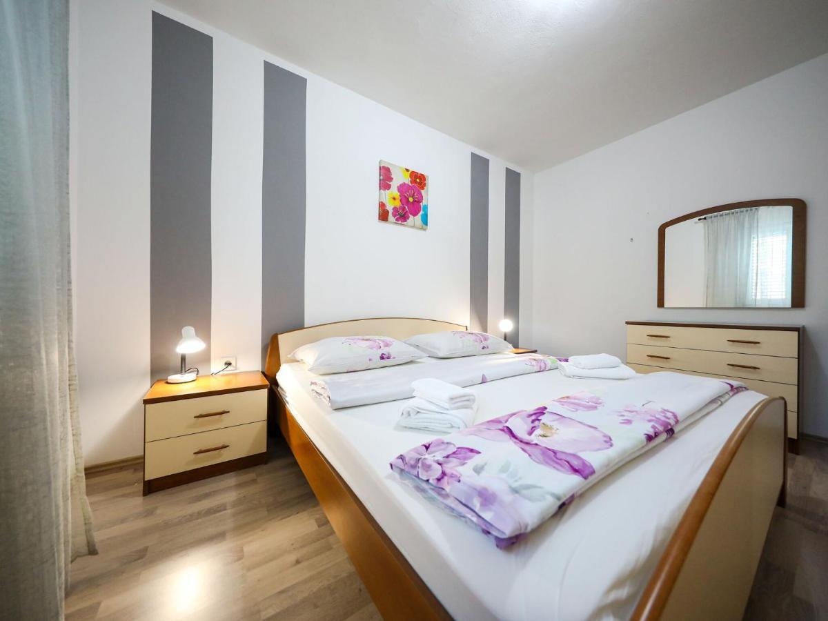 Lovely Holiday Home In Policnik With Private Pool Екстериор снимка