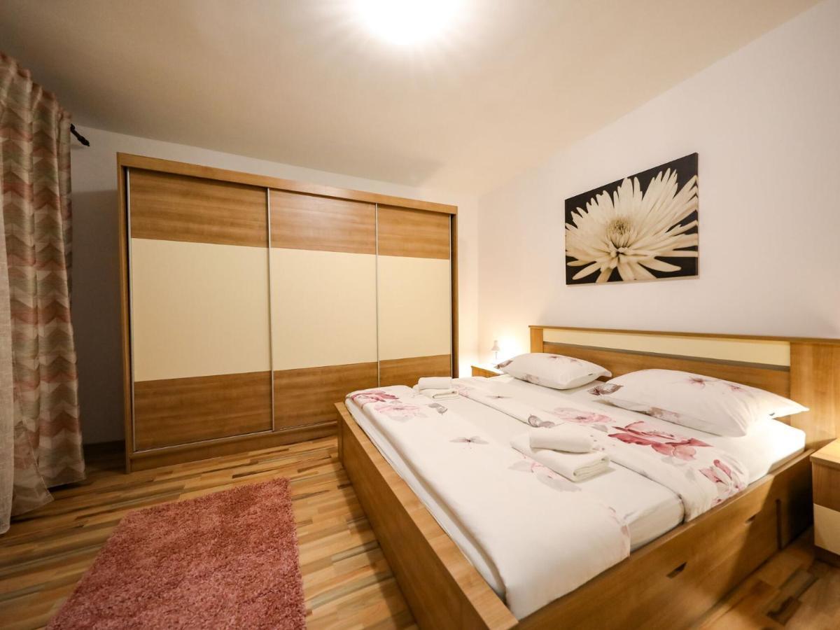 Lovely Holiday Home In Policnik With Private Pool Екстериор снимка