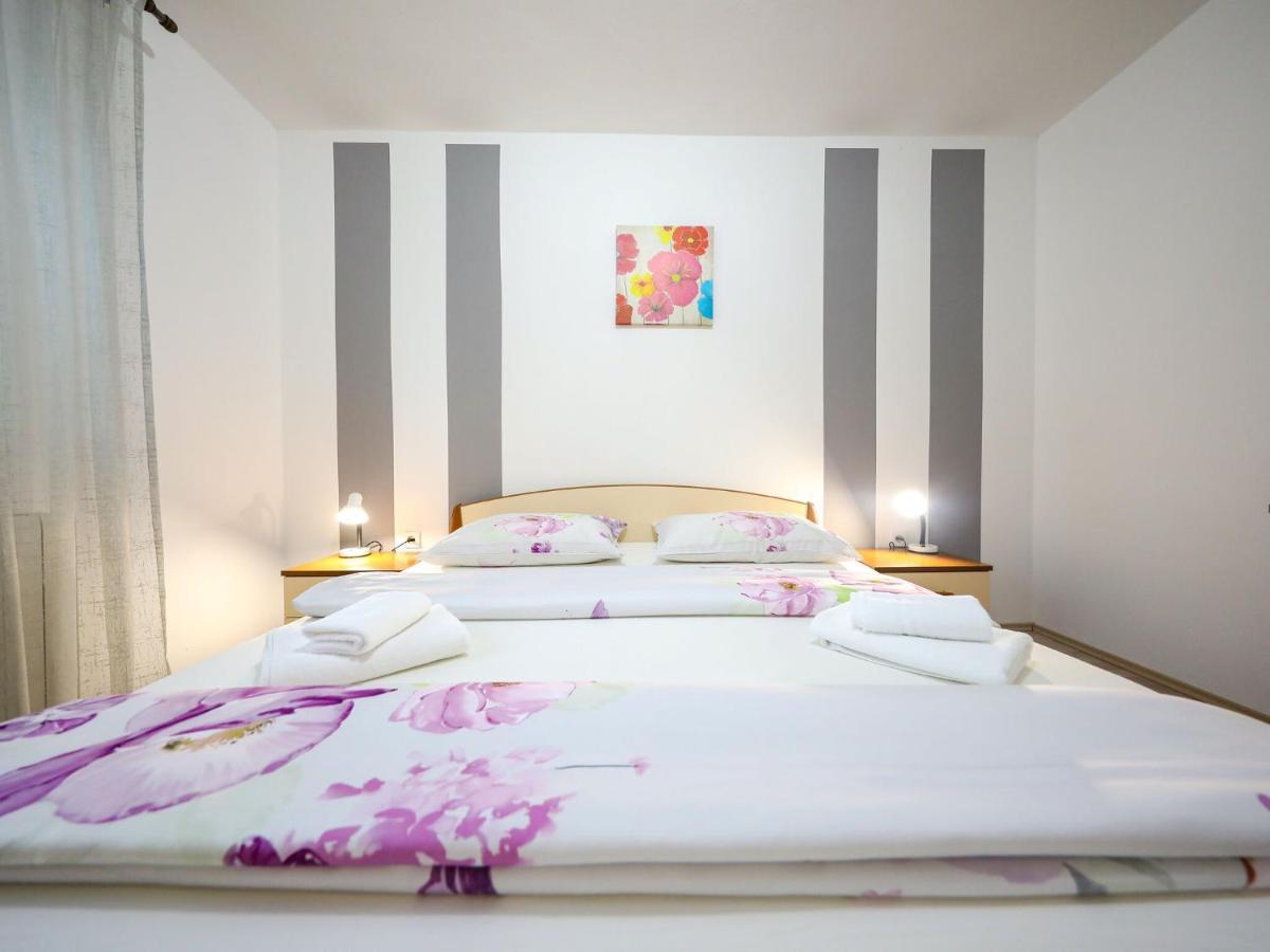 Lovely Holiday Home In Policnik With Private Pool Екстериор снимка