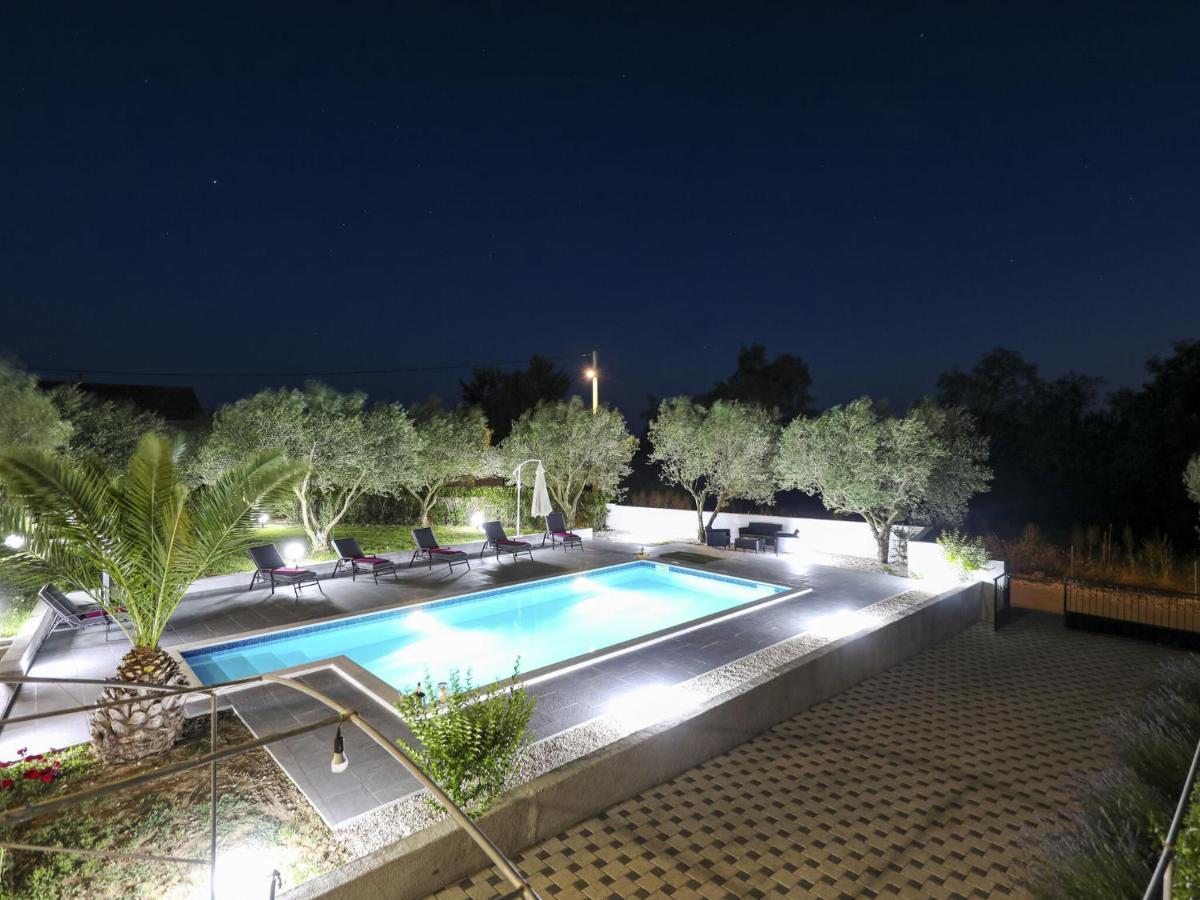 Lovely Holiday Home In Policnik With Private Pool Екстериор снимка