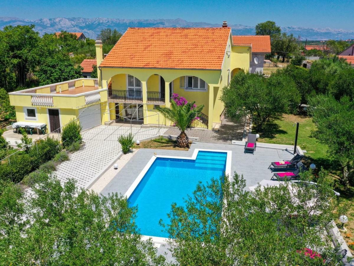 Lovely Holiday Home In Policnik With Private Pool Екстериор снимка
