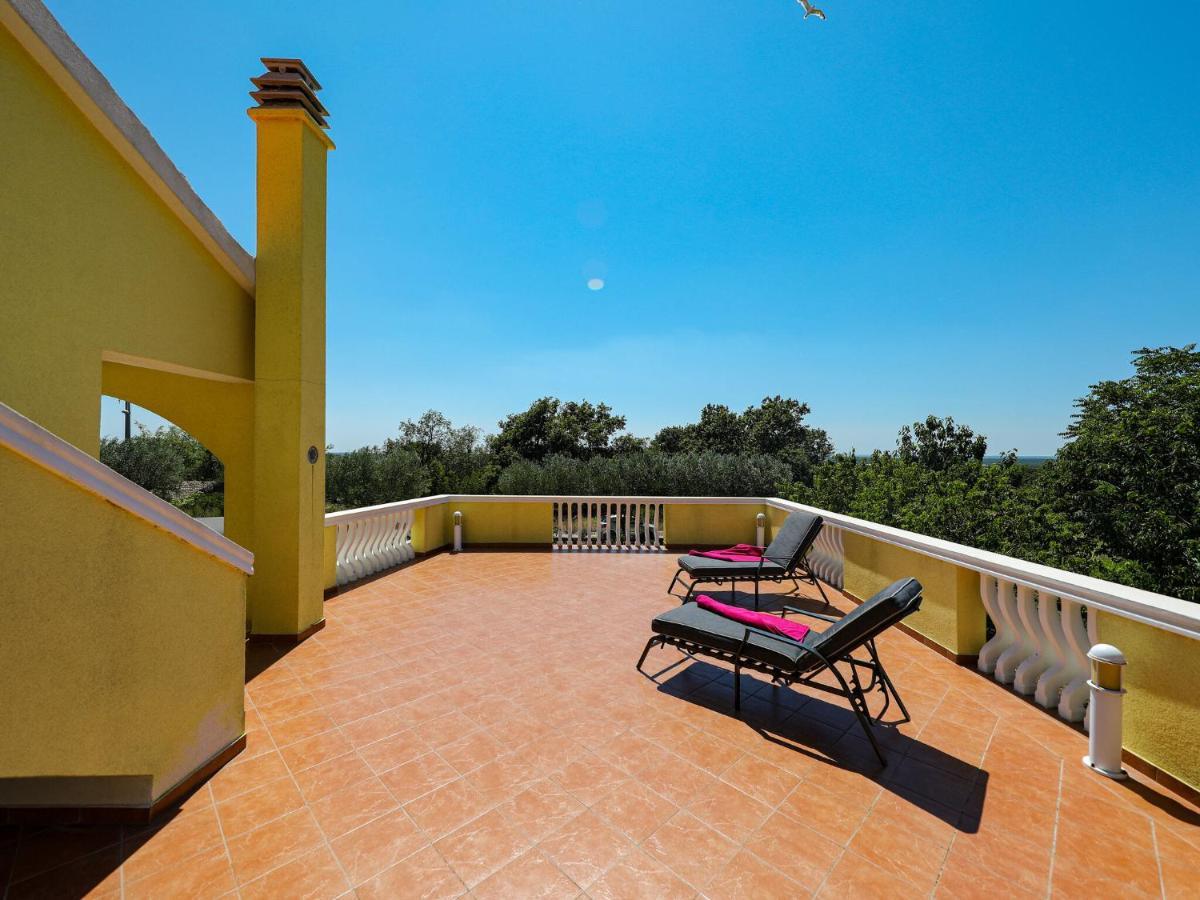 Lovely Holiday Home In Policnik With Private Pool Екстериор снимка